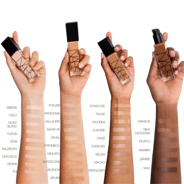 Natural Radiant Longwear Foundation - Fond de teint couvrant longue tenue